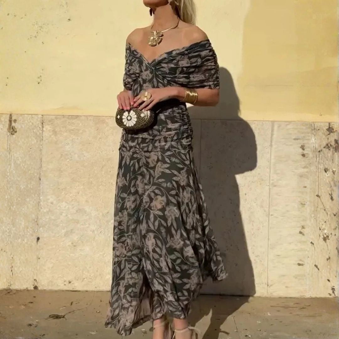 Evelyn – Elegant Dress with V-Neck