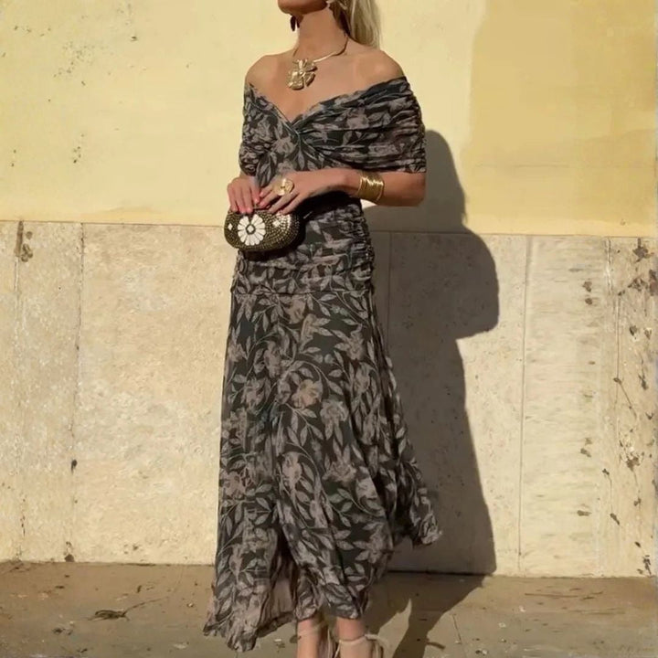 Evelyn – Elegant Dress with V-Neck