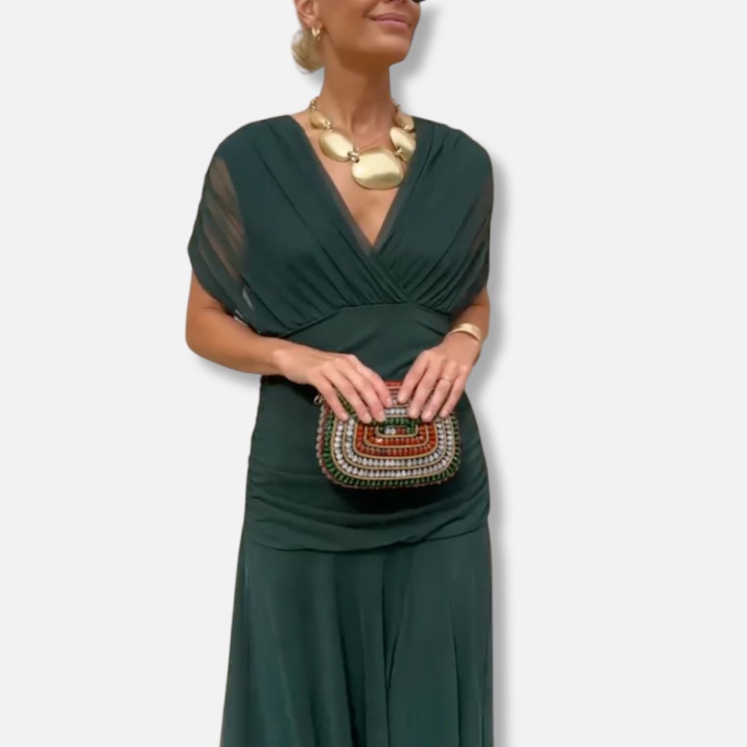 Evelyn – Elegant Dress with V-Neck