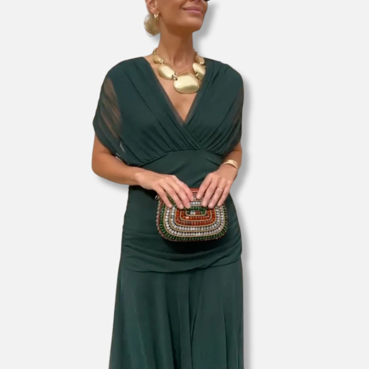 Evelyn – Elegant Dress with V-Neck