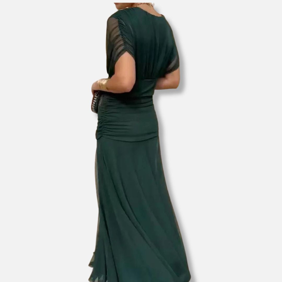 Evelyn – Elegant Dress with V-Neck