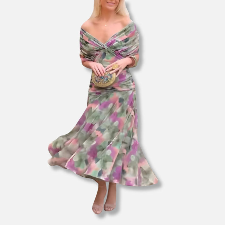 Evelyn – Elegant Dress with V-Neck
