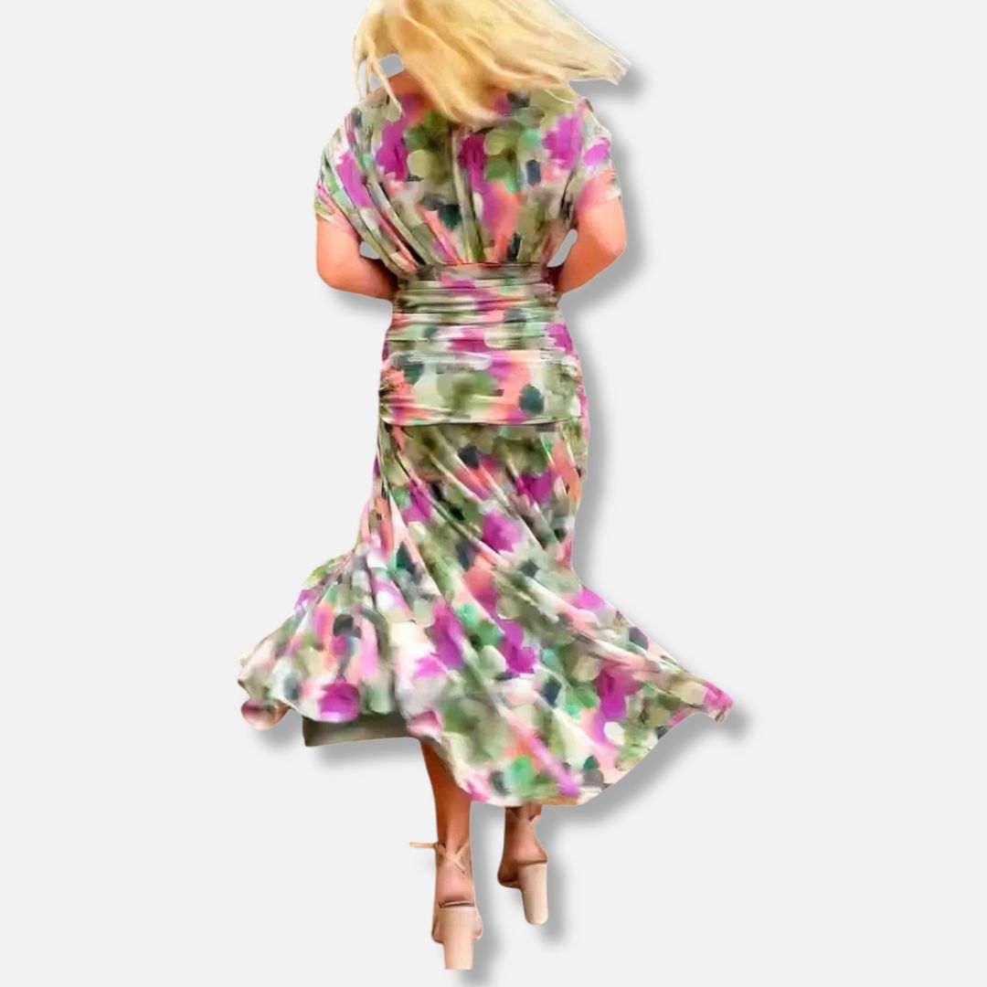 Evelyn – Elegant Dress with V-Neck