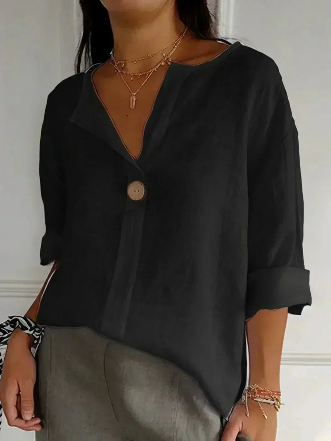 Zamma | Casual V-Neck Top