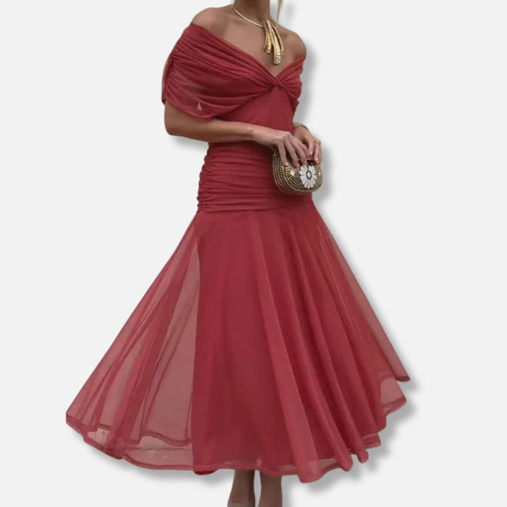 Evelyn – Elegant Dress with V-Neck