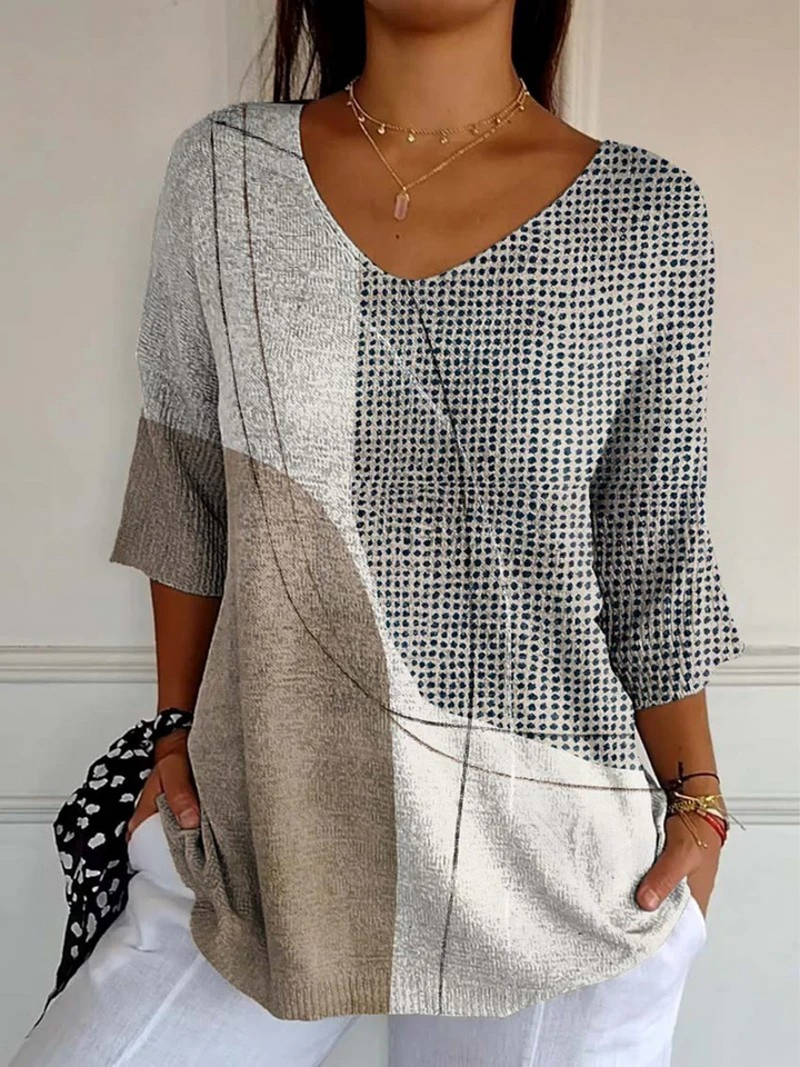 Casual knit pullover with abstract geometric pattern for women